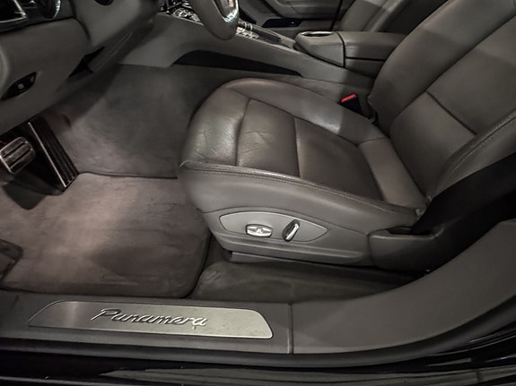 Porsche Panamera 13 of 29