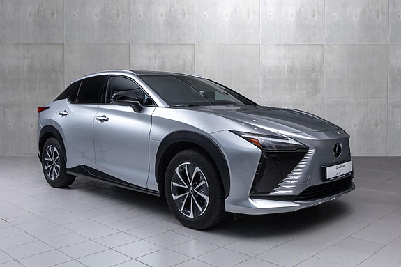 Lexus RZ300e 6 of 30