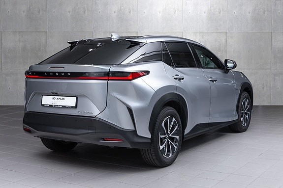 Lexus RZ300e 7 of 30