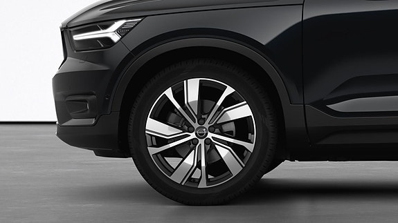 Volvo XC40 14 of 25