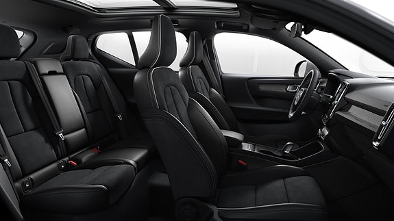 Volvo XC40 17 of 25