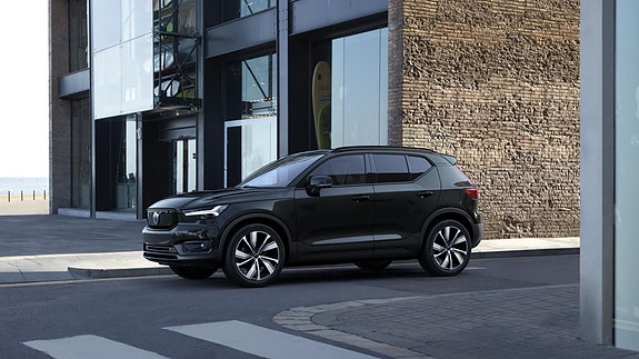 Volvo XC40 8 of 25