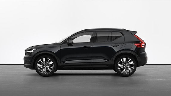 Volvo XC40 6 of 25