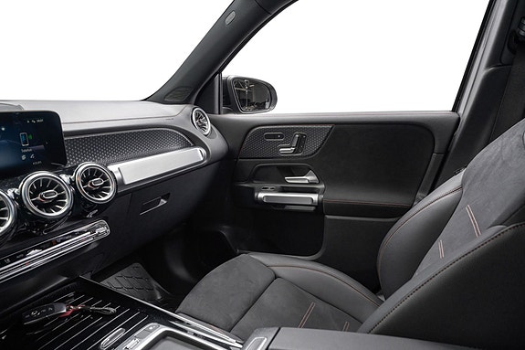 Mercedes-Benz EQB300 24 of 30