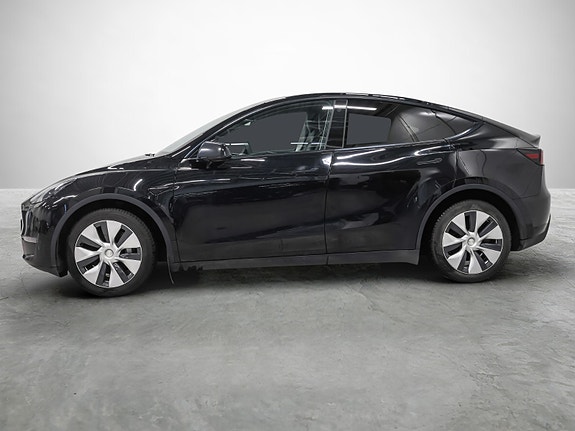 Tesla Model Y 2 of 24