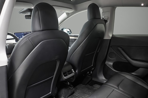 Tesla Model Y 19 of 24
