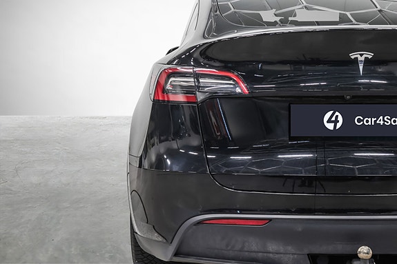 Tesla Model Y 4 of 24