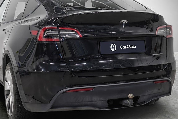 Tesla Model Y 3 of 24