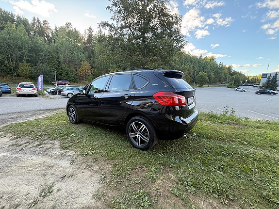 BMW 225xe 5 of 16