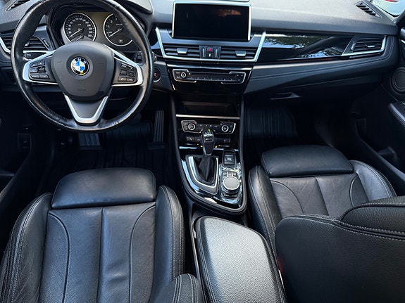 BMW 225xe 8 of 16