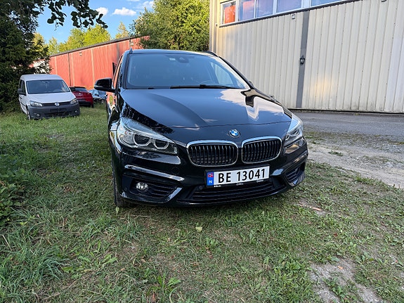 BMW 225xe 3 of 16