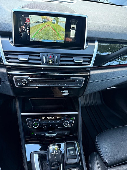 BMW 225xe 14 of 16