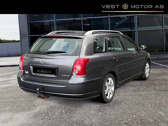 Toyota Avensis 8 of 25