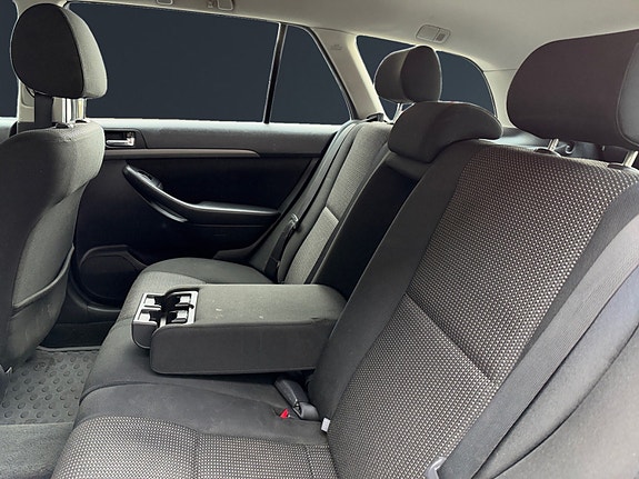 Toyota Avensis 13 of 25