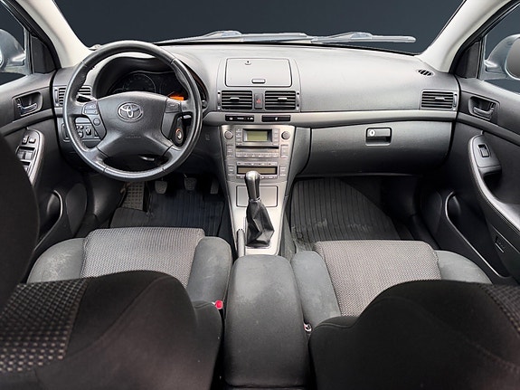 Toyota Avensis 14 of 25