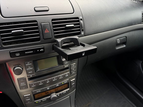 Toyota Avensis 22 of 25