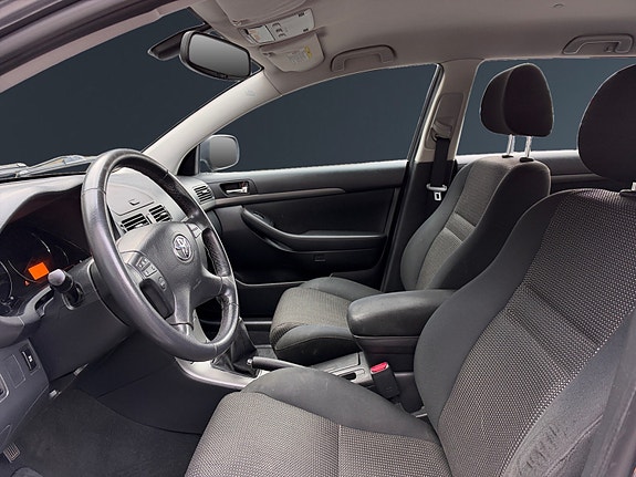 Toyota Avensis 10 of 25