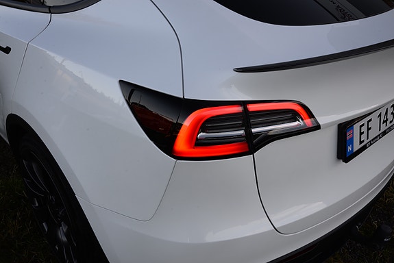 Tesla Model Y 11 of 30