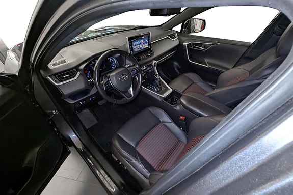 Toyota RAV4 13 of 30