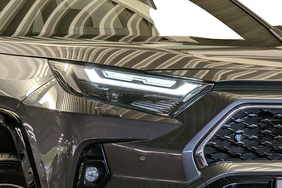 Toyota RAV4 2 of 30