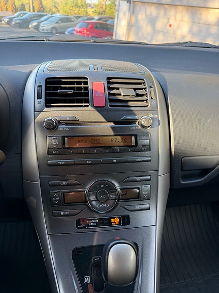 Toyota Auris 16 of 30