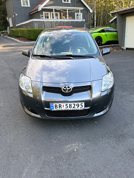 Toyota Auris 4 of 30