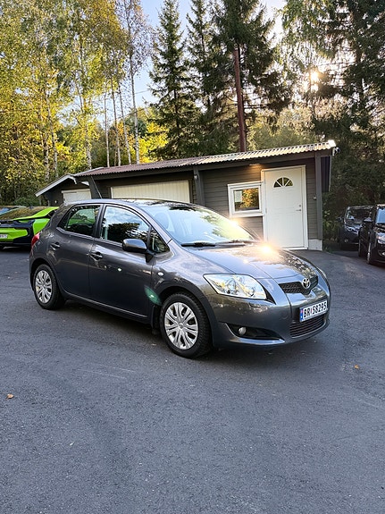 Toyota Auris 6 of 30