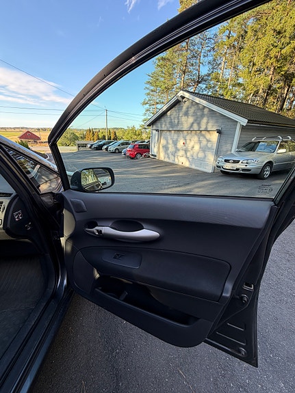 Toyota Auris 26 of 30