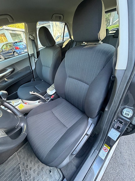 Toyota Auris 24 of 30
