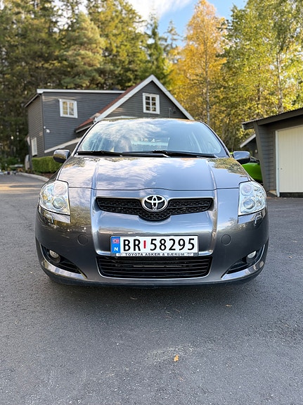 Toyota Auris 3 of 30