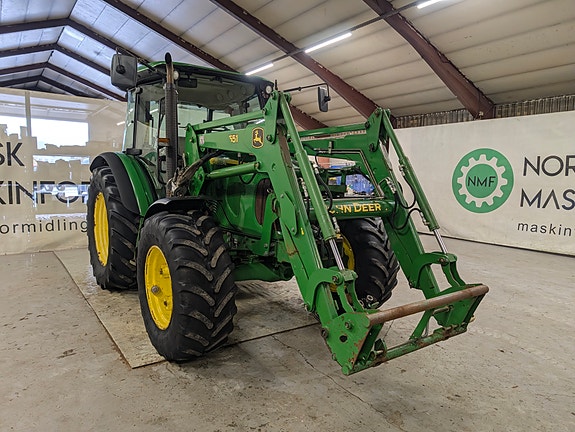 John Deere 5820 7 of 16