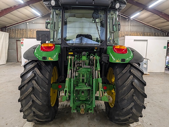 John Deere 5820 4 of 16