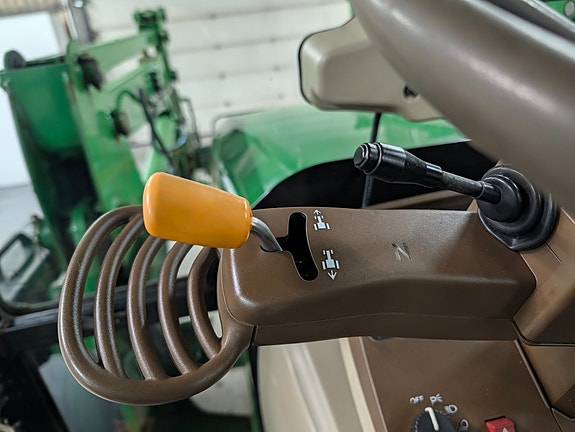 John Deere 5820 16 of 16