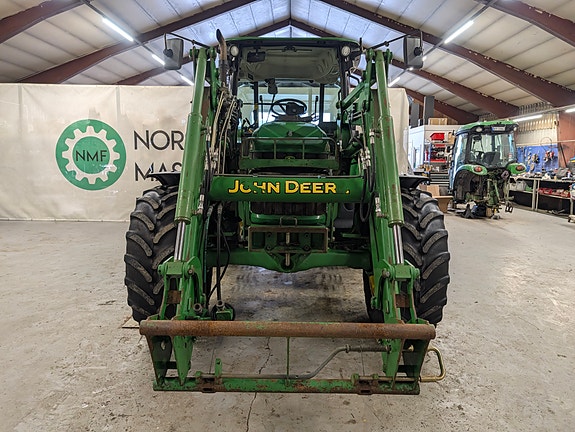 John Deere 5820 8 of 16