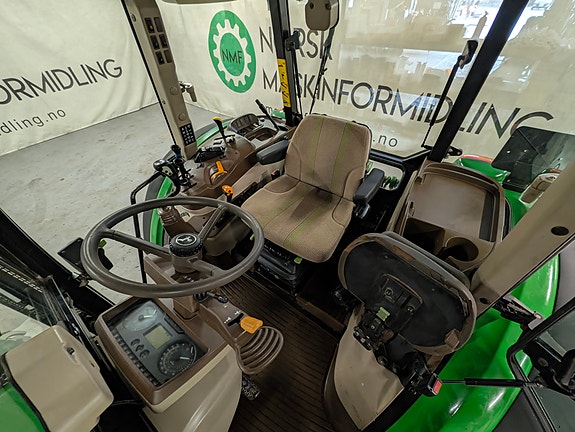 John Deere 5820 14 of 16
