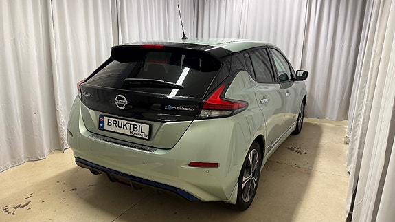 Nissan Leaf 5 of 27