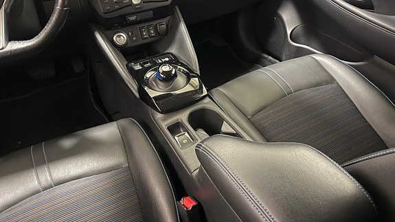 Nissan Leaf 14 of 27