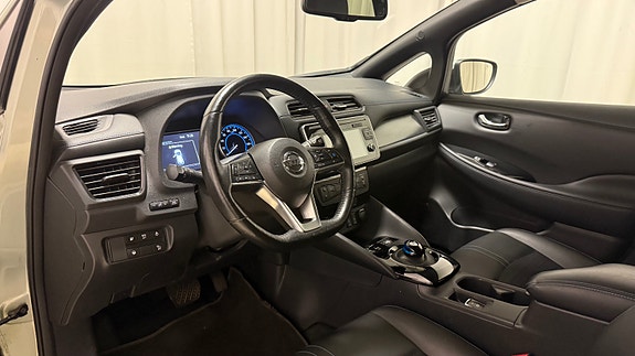 Nissan Leaf 9 of 27