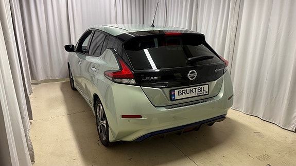 Nissan Leaf 8 of 27