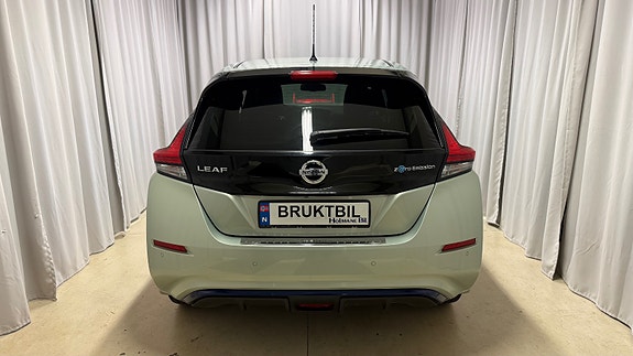 Nissan Leaf 6 of 27