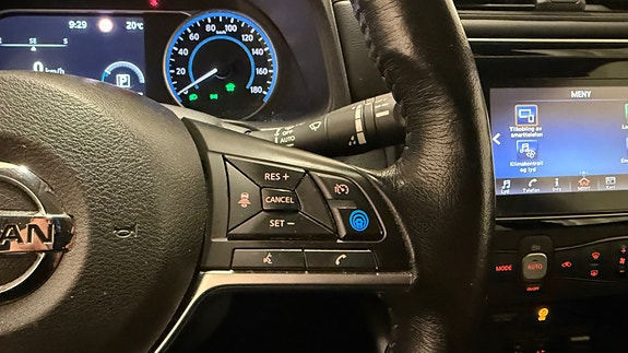 Nissan Leaf 25 of 27