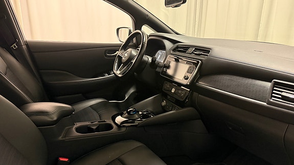 Nissan Leaf 15 of 27
