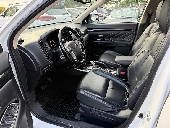 Mitsubishi Outlander 30 of 30