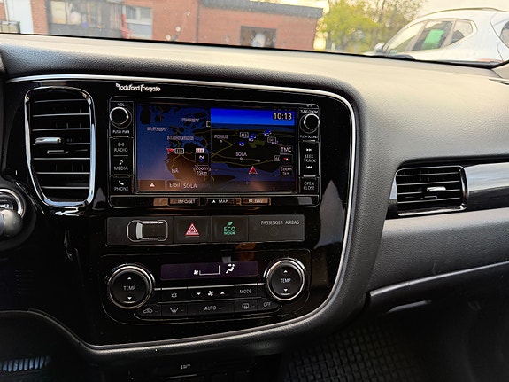 Mitsubishi Outlander 18 of 30