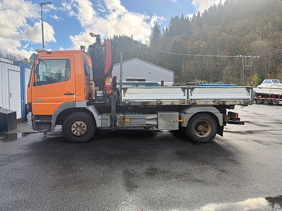 Mercedes-Benz 1523/36at 2 of 14