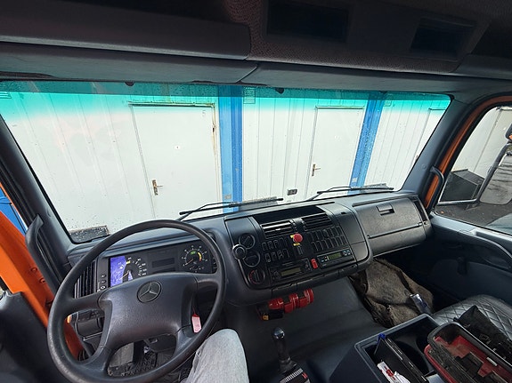Mercedes-Benz 1523/36at 13 of 14