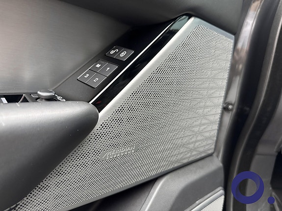 Land Rover Range Rover Velar 21 of 24