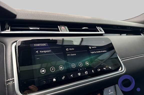 Land Rover Range Rover Velar 18 of 24
