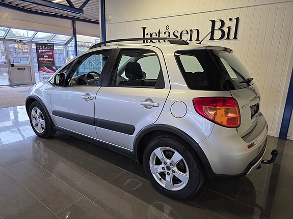 Suzuki SX4 3 of 19