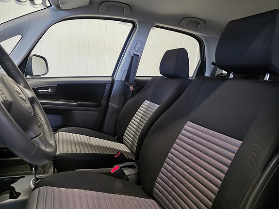 Suzuki SX4 8 of 19